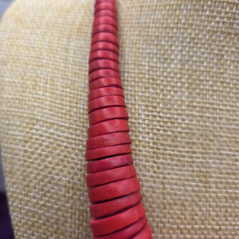 Vintage Red Wood Disk Necklace - Picture 2 of 6